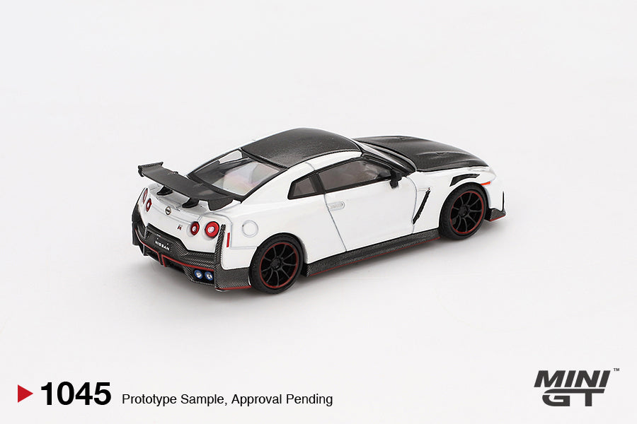 MINI GT #1045 1/64 Nissan GT-R Nismo 2024 Brilliant White Pearl (RHD)
