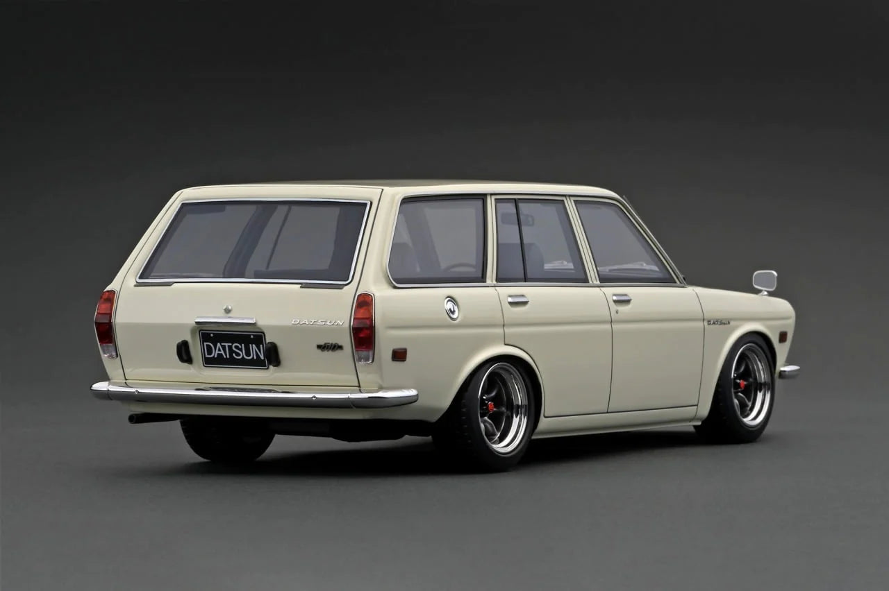 IGNITION MODEL 1/18 IG 2220 Datsun Bluebired (510) Wagon White