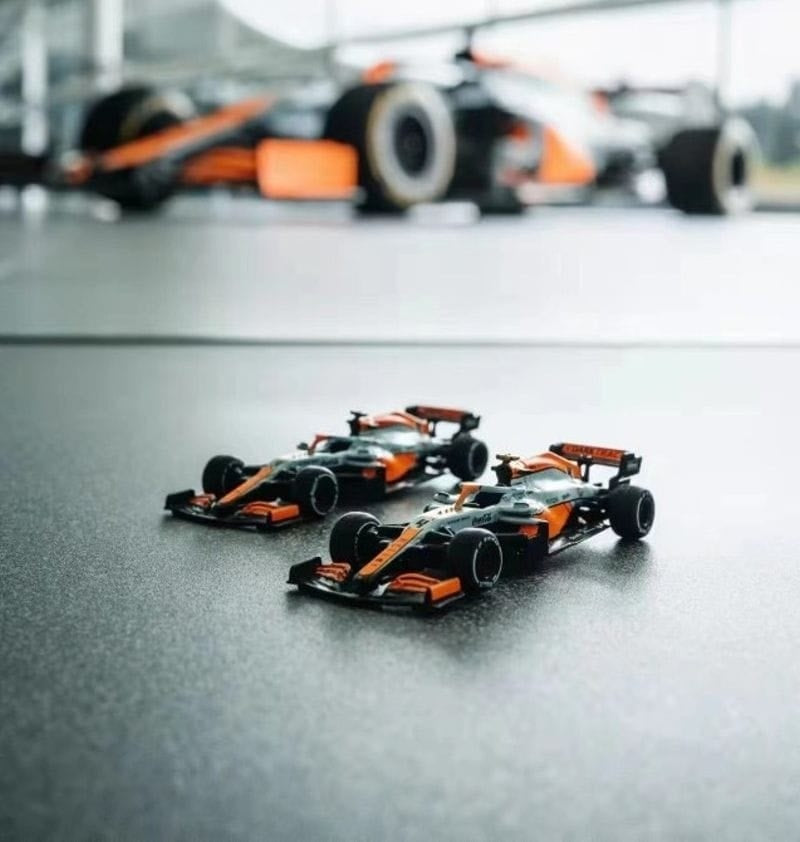 Mclaren 1:64 Diecast Model , Licensed Product 2021 Formula 1 F1 Series , MCL35M Monaco Gulf Special Edition 2 Car Set: No.3 Daniel Ricciardo McLaren & No.4 Lando Norris