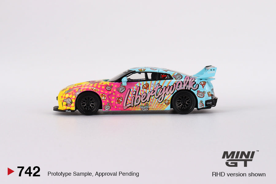 MINI GT #742 1/64 LB-Silhouette WORKS GT NISSAN 35GT-RR Ver.1 LBWK KUMA ( RHD ) - BLISTER PACK
