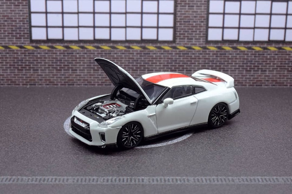 Motorhelix MH 1/64 Nissan GT-R R35, 50th Anniversary Version