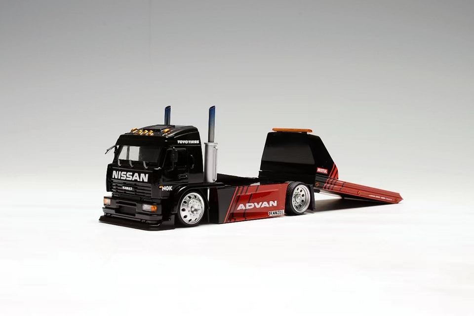 Street Weapon 1/64 KamaZ Advan Sports Flatbed Tow Truck Model