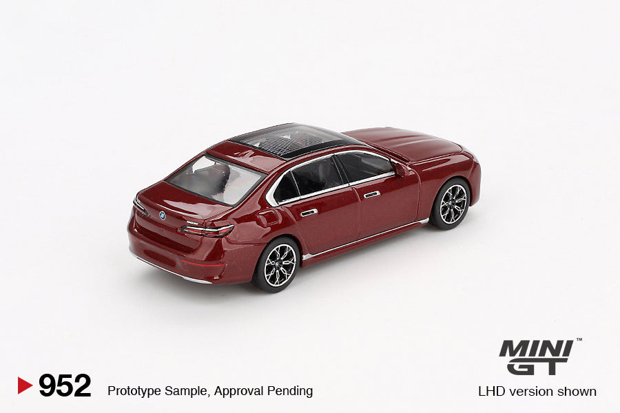 MINI GT #952 1/64 BMW i7 xDrive60 Aventurin (RHD)