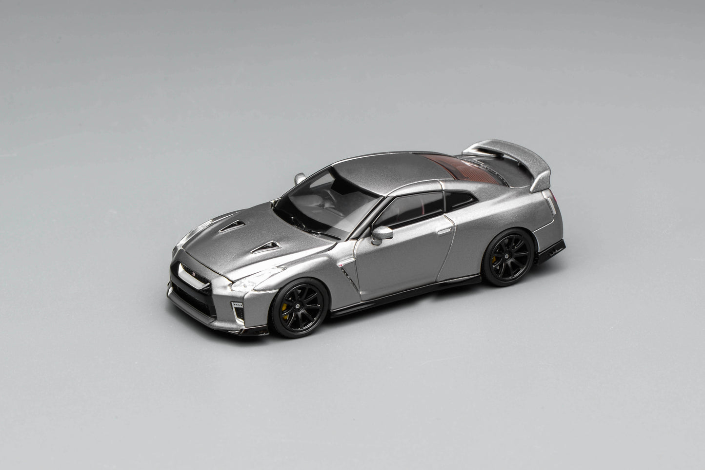 * PRE ORDER * MOTORHELIX 1/64 Nissan GT-R (R35) Track Edition Engineered by NISMO 2020 Dark Metal Gray M63515