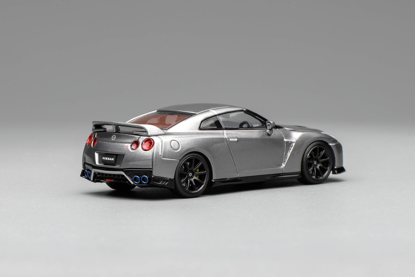 * PRE ORDER * MOTORHELIX 1/64 Nissan GT-R (R35) Track Edition Engineered by NISMO 2020 Dark Metal Gray M63515