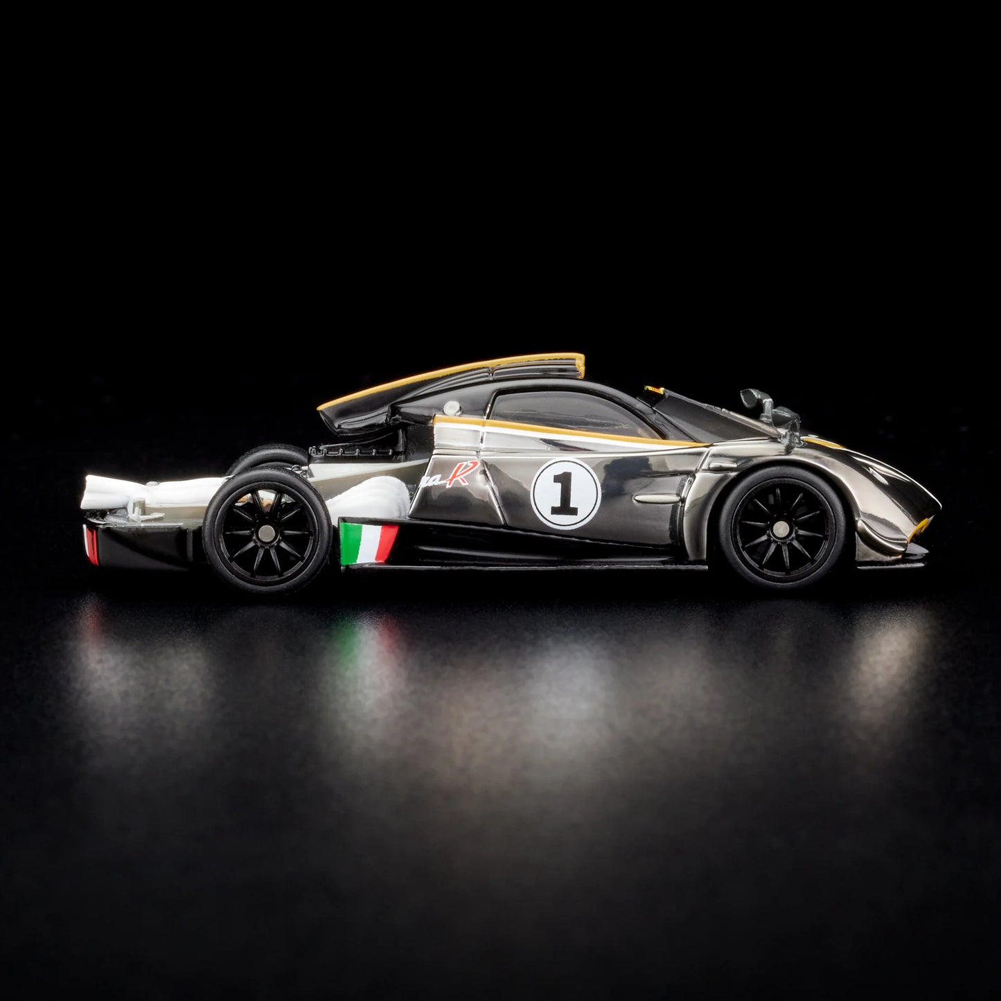 Hot Wheels Collectors RLC Exclusive ‘21 Pagani Huayra R