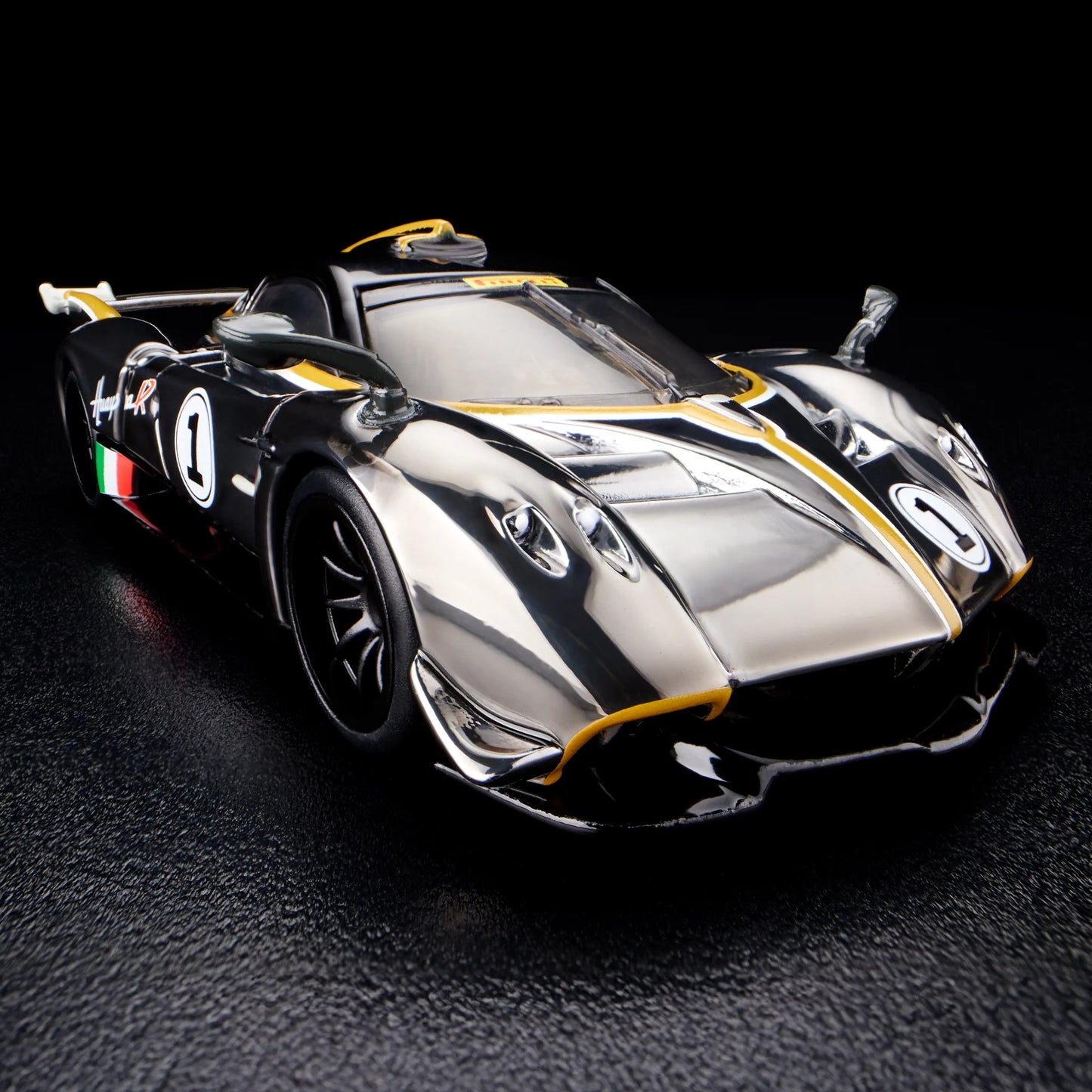 Hot Wheels Collectors RLC Exclusive ‘21 Pagani Huayra R