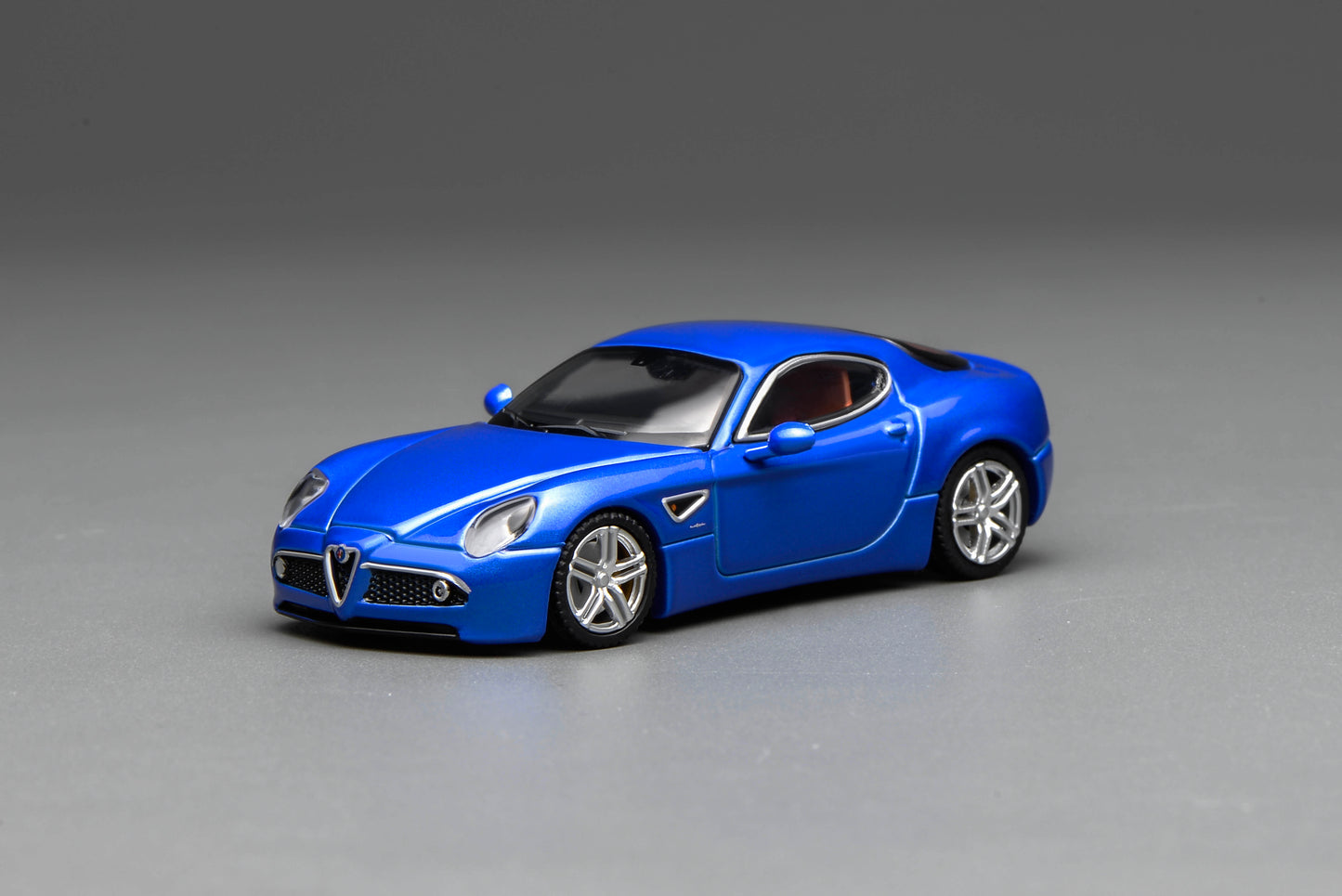 * PRE ORDER * MOTORHELIX 1/64 Alfa Romeo 8C Competizione 2008 Blu Magnetico Met M69055