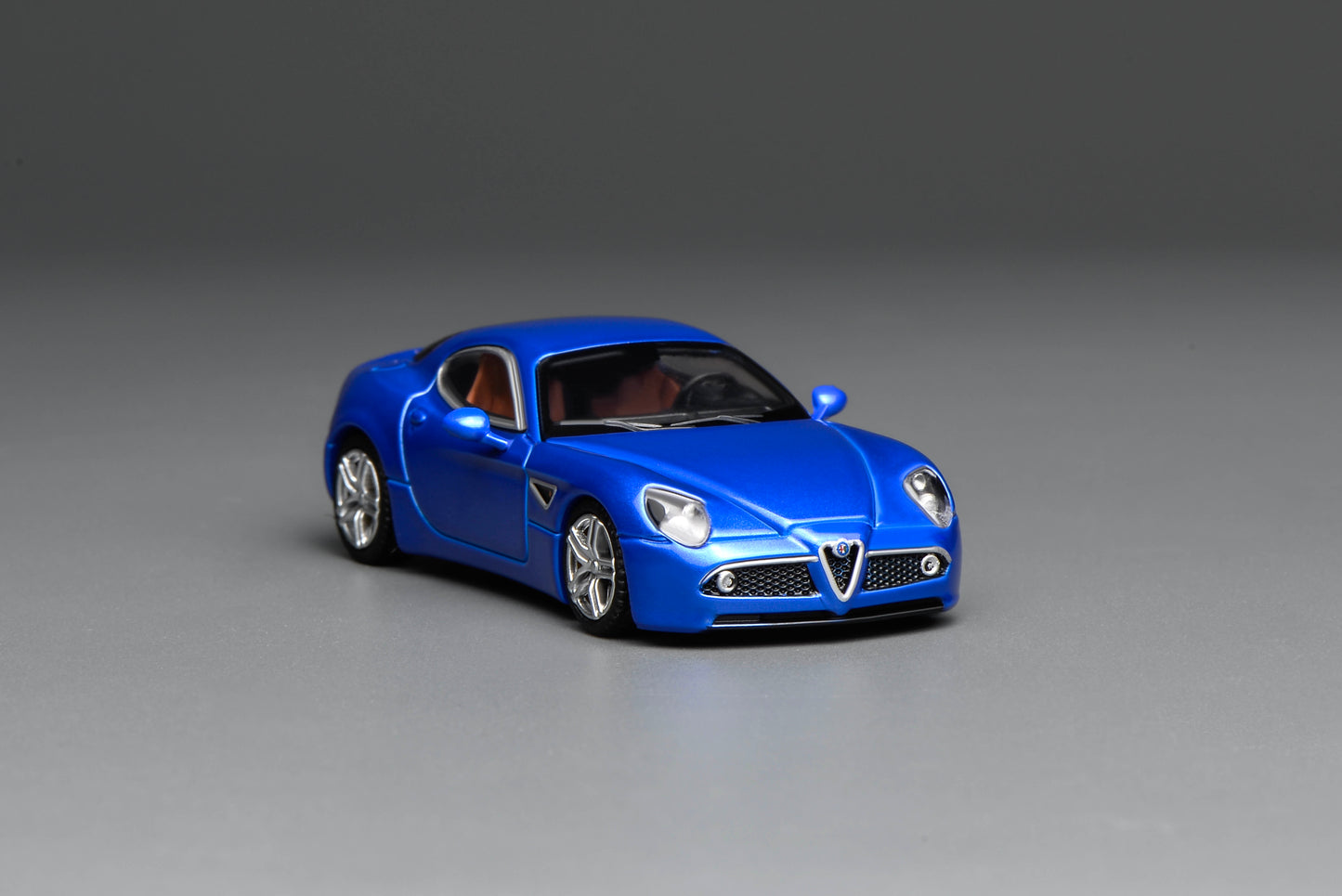 * PRE ORDER * MOTORHELIX 1/64 Alfa Romeo 8C Competizione 2008 Blu Magnetico Met M69055