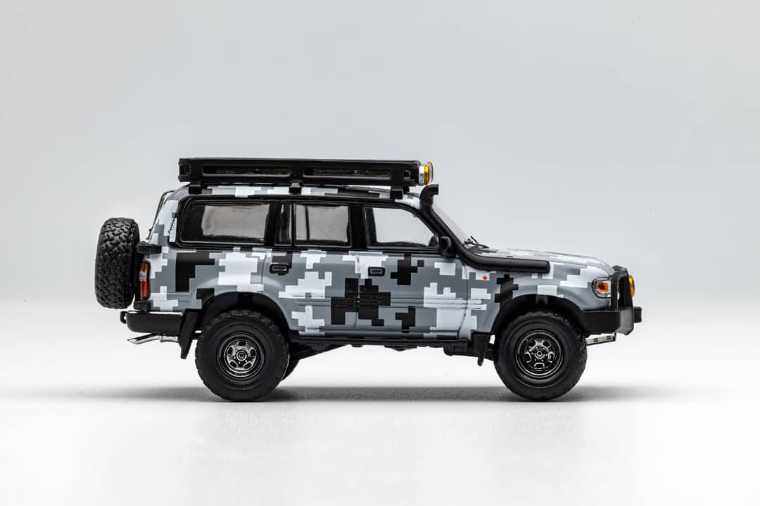 G.C.D 1/64 Toyota Land Cruiser LC80 VX Turbo Camouflage LHD (#182)