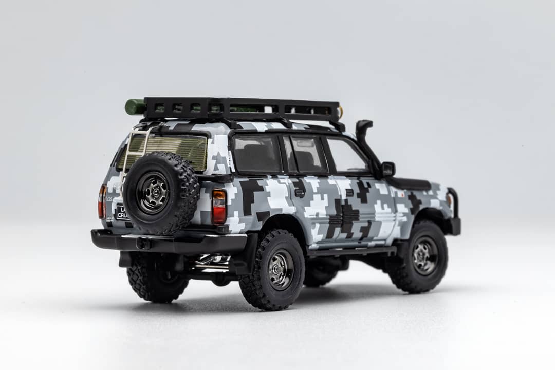 G.C.D 1/64 Toyota Land Cruiser LC80 VX Turbo Camouflage LHD (#182)