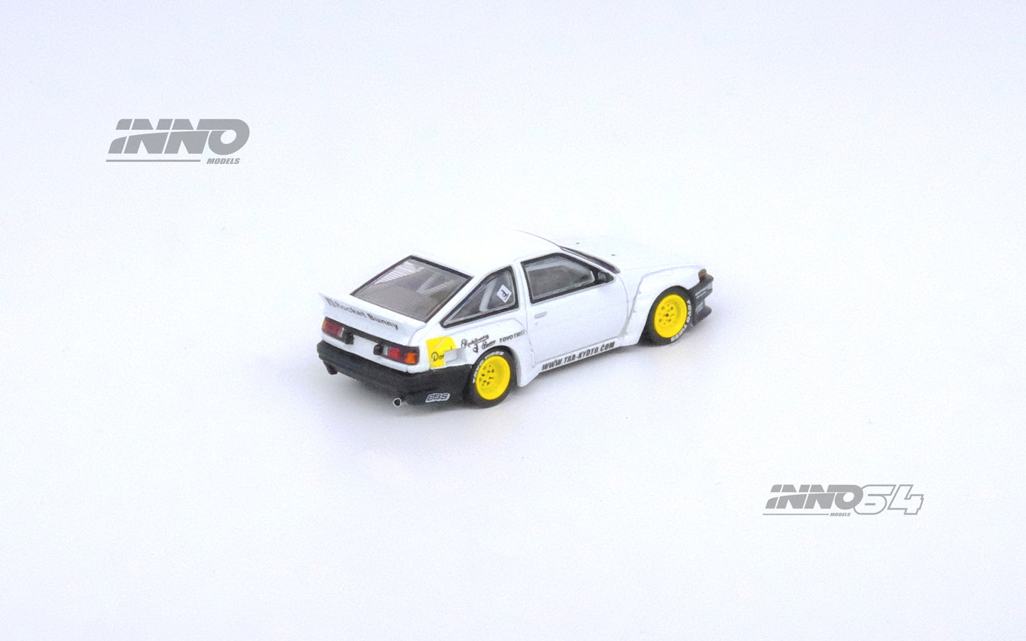 INNO 64 1/64 TOYOTA COROLLA TRUENO AE86 "PANDEM / ROCKET BUNNY" White