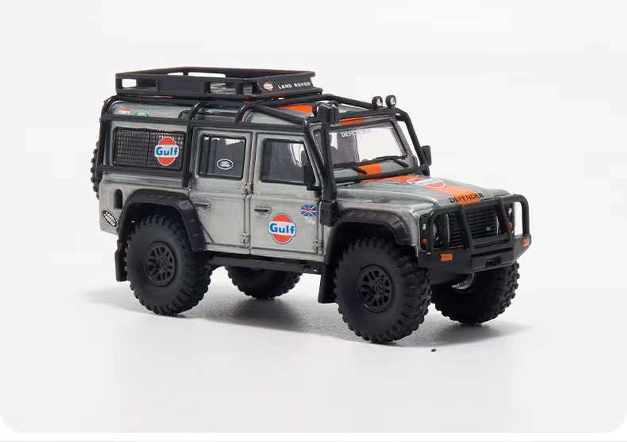 Master 1/64 Land Rover Defender 110 4x4 (Gulf Silver)
