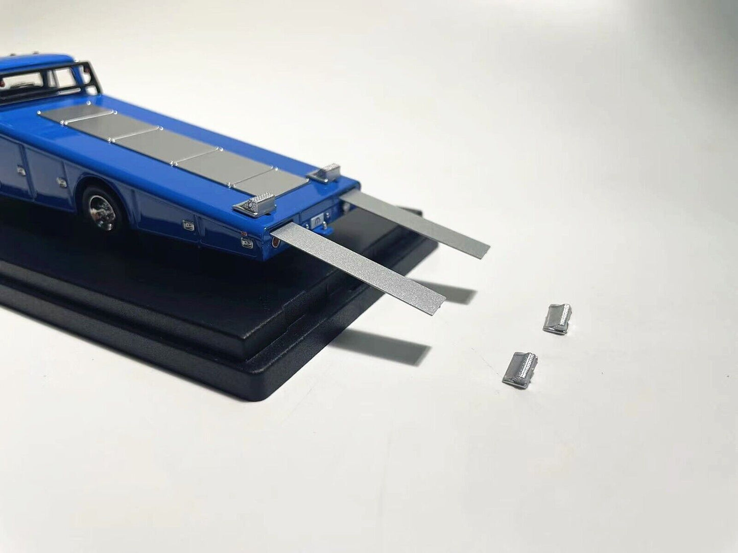Ghost Player X Street Weapon 1/64 1970 Dodge D-300 Ramp Truck BLUE