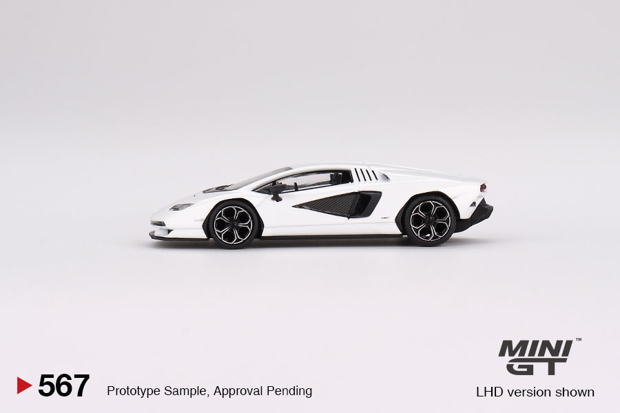 MINI GT #567 1/64 Lamborghini Countach LPI 800-4 Bianco Siderale LHD