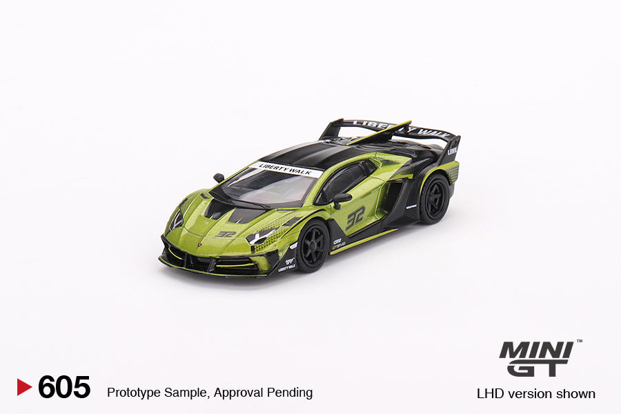 * PRE ORDER * MINI GT #605 Lamborghini LB-Silhouette WORKS Aventador GT EVO Lime ( RHD )