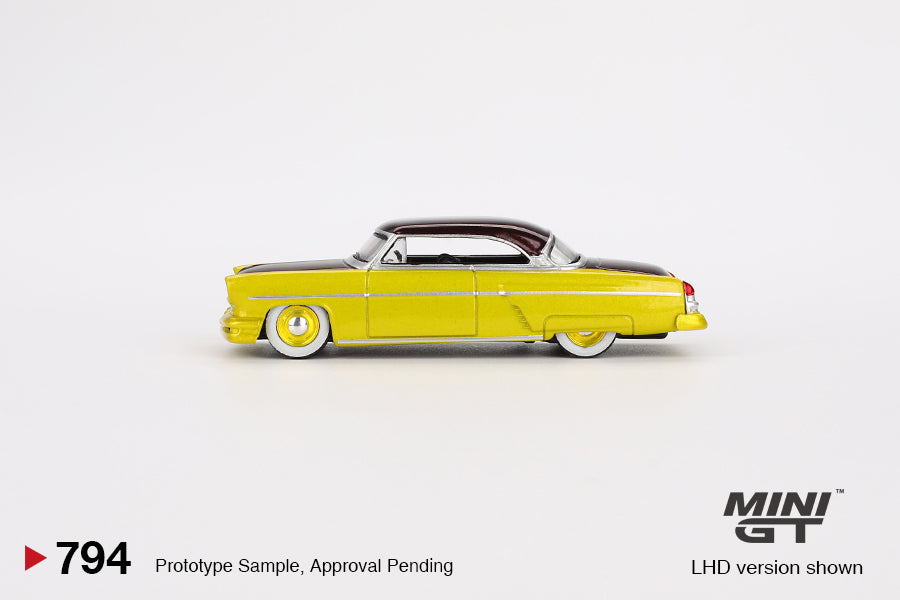 MINI GT #794 1/64 Lincoln Capri Hot Rod 1954 Lime Yellow (LHD)