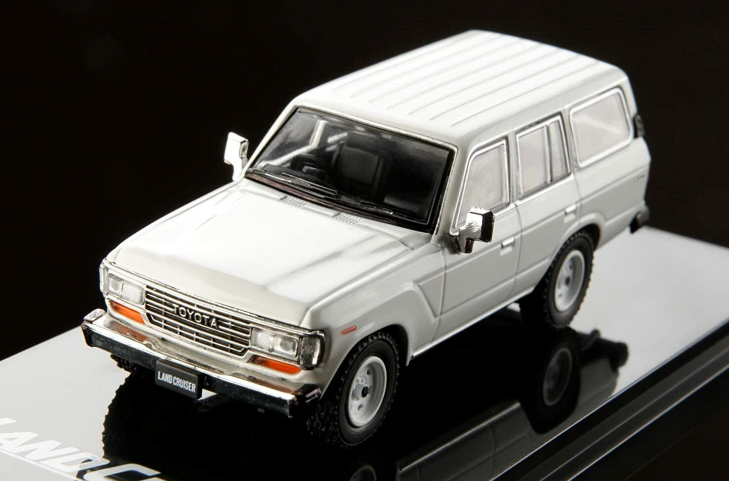 Hobby Japan 1/64 Toyota Landcruiser 60 GX 1988 White HJ641039BW