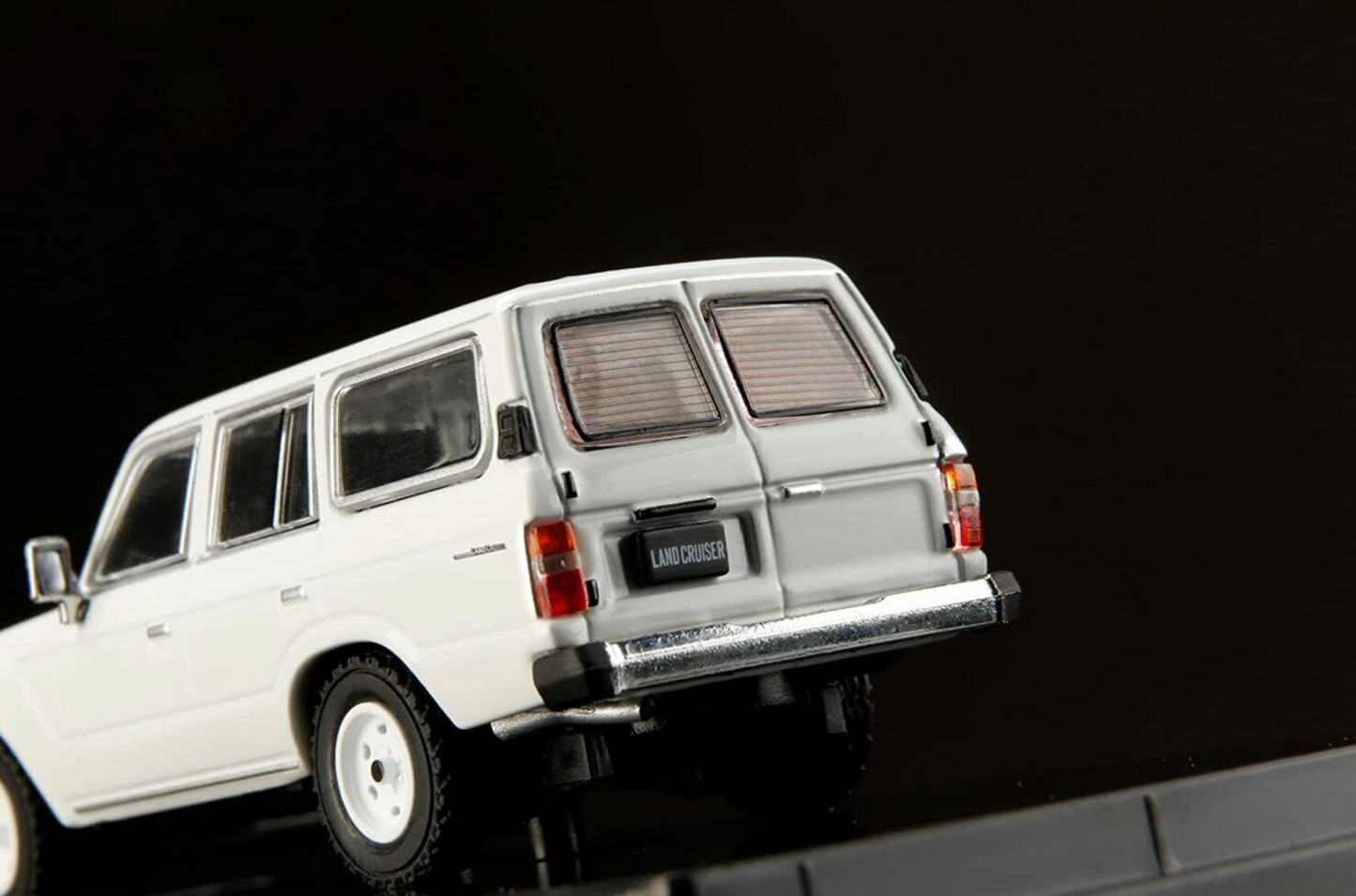 Hobby Japan 1/64 Toyota Landcruiser 60 GX 1988 White HJ641039BW