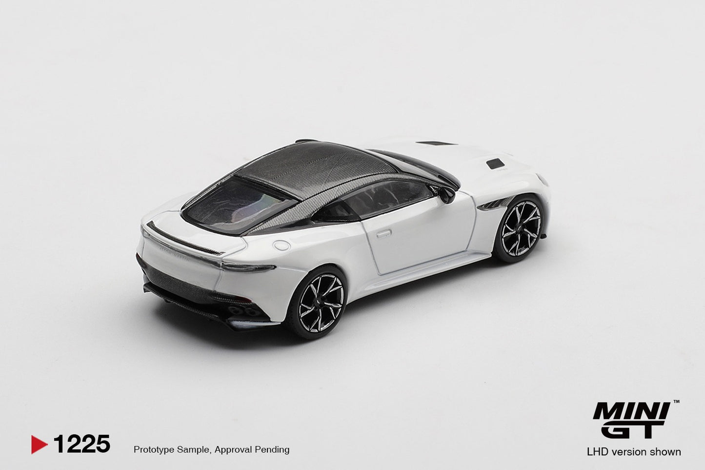 * PRE ORDER * MINI GT #1225 1/64 Aston Martin DBS Stratus White (RHD)