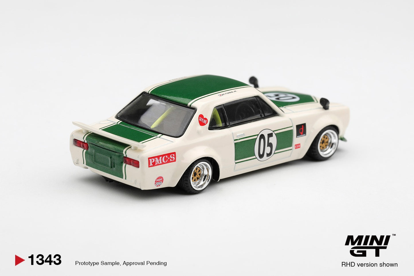 * PRE ORDER * MINI GT #1343 1/64 Nissan Skyline LB-WORKS "HAKOSUKA" White / Green (RHD)