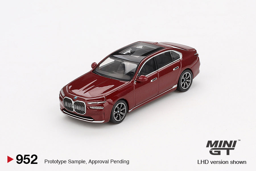 MINI GT #952 1/64 BMW i7 xDrive60 Aventurin (RHD)