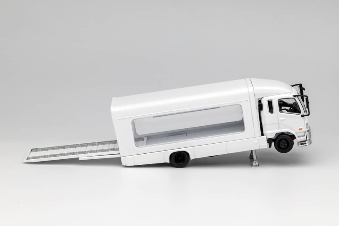 G.C.D 1/64 Mitsubishi Fuso Fighter (1024) 2017 #173 White