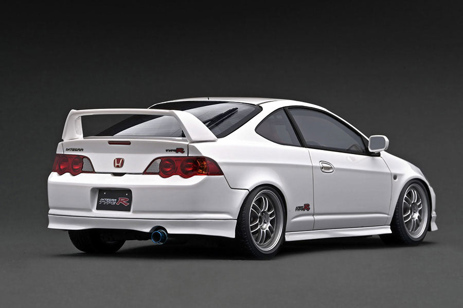 IGNITION MODEL 1/18 IG3327 1/18 Honda INTEGRA (DC5) TYPE R White