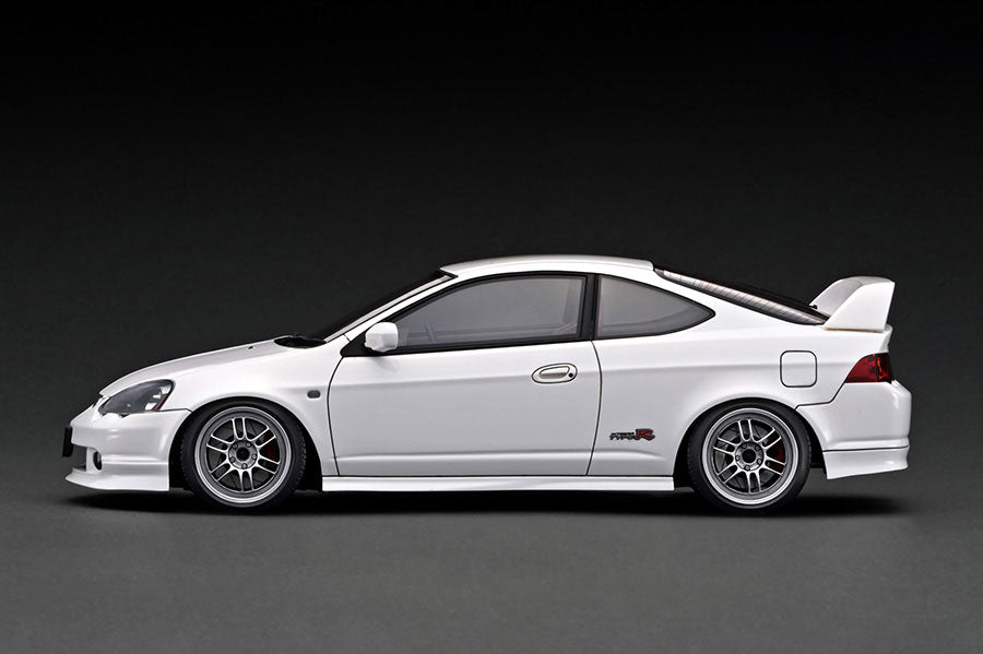 IGNITION MODEL 1/18 IG3327 1/18 Honda INTEGRA (DC5) TYPE R White