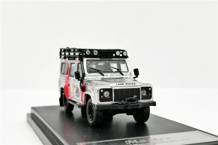MASTER 1/64 Land Rover Defender 110 Jurassic Park Livery