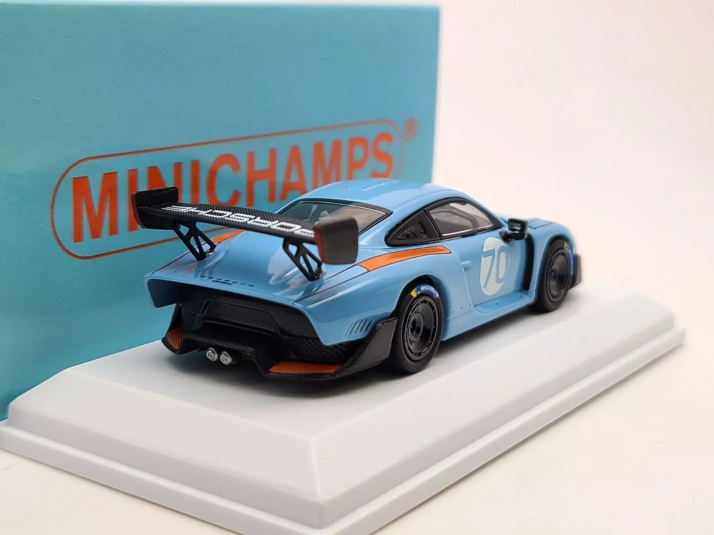 MINICHAMPS 1/64 2018 PORSCHE 935/19 3.8L Twin Turbo Flat6 Laguna Seca Gulf #70