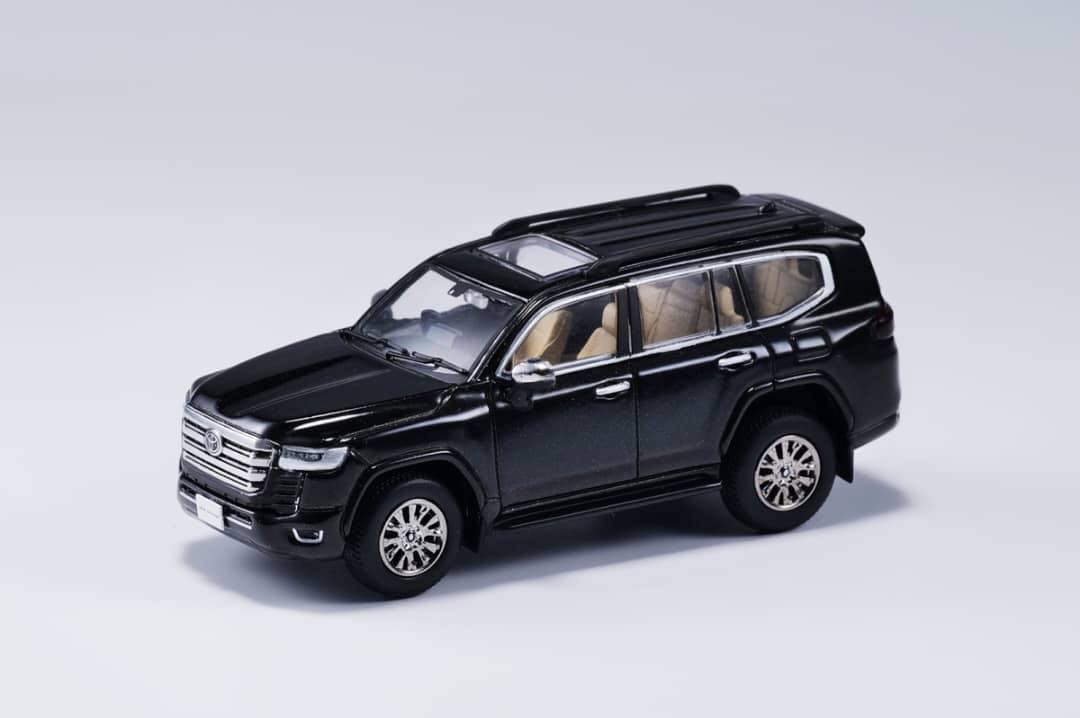 G.C.D 1/64 TOYOTA LAND CRUISER LC300 BLACK #155 (RHD)