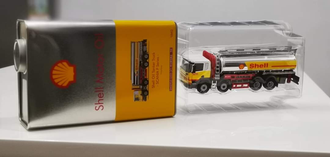 Tiny x Shell Hong Kong 1:76 Diecast Scania Tanker Truck with Oil Can ( Chrome )