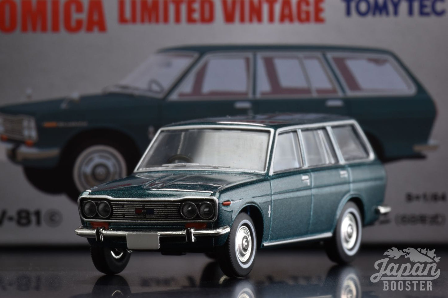 TOMICA LIMITED VINTAGE LV-81c 1/64 DATSUN BLUEBIRD ESTATE WAGON 1968 (Blue)