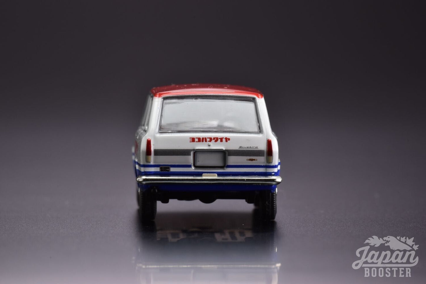 TOMICA LIMITED VINTAGE LV-81d 1/64 DATSUN BLUEBIRD VAN 1968 (Yokohama Tire)