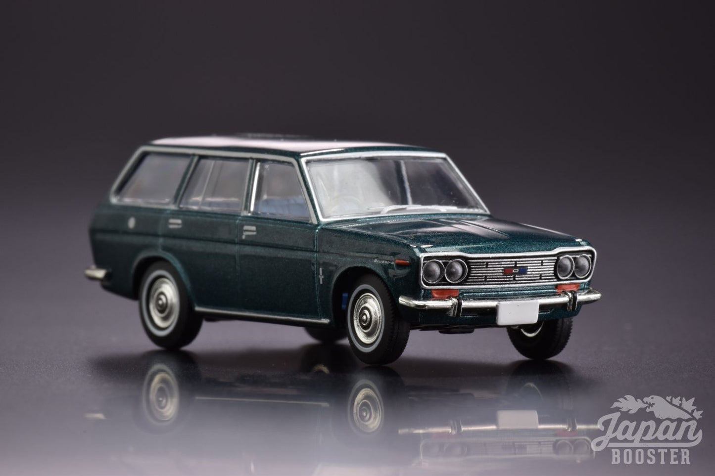TOMICA LIMITED VINTAGE LV-81c 1/64 DATSUN BLUEBIRD ESTATE WAGON 1968 (Blue)