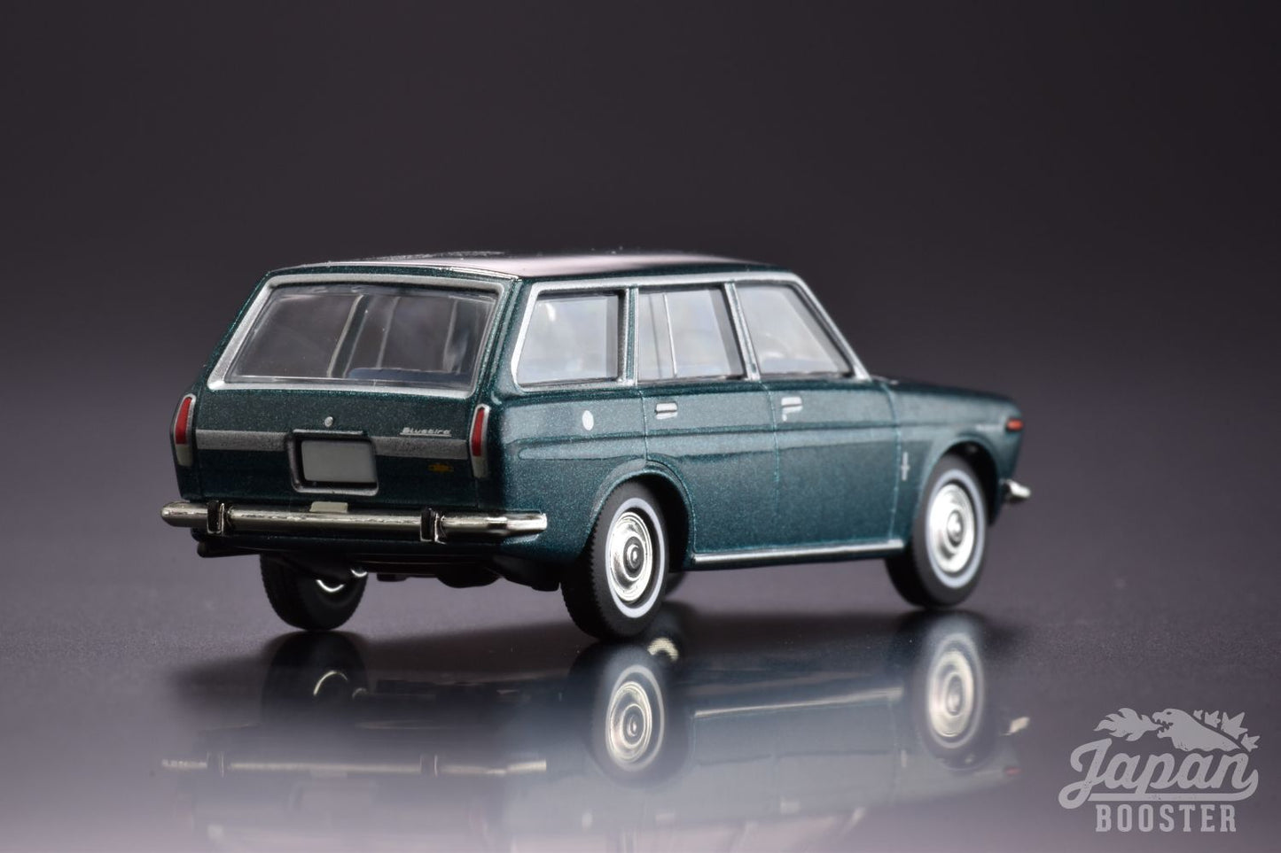 TOMICA LIMITED VINTAGE LV-81c 1/64 DATSUN BLUEBIRD ESTATE WAGON 1968 (Blue)