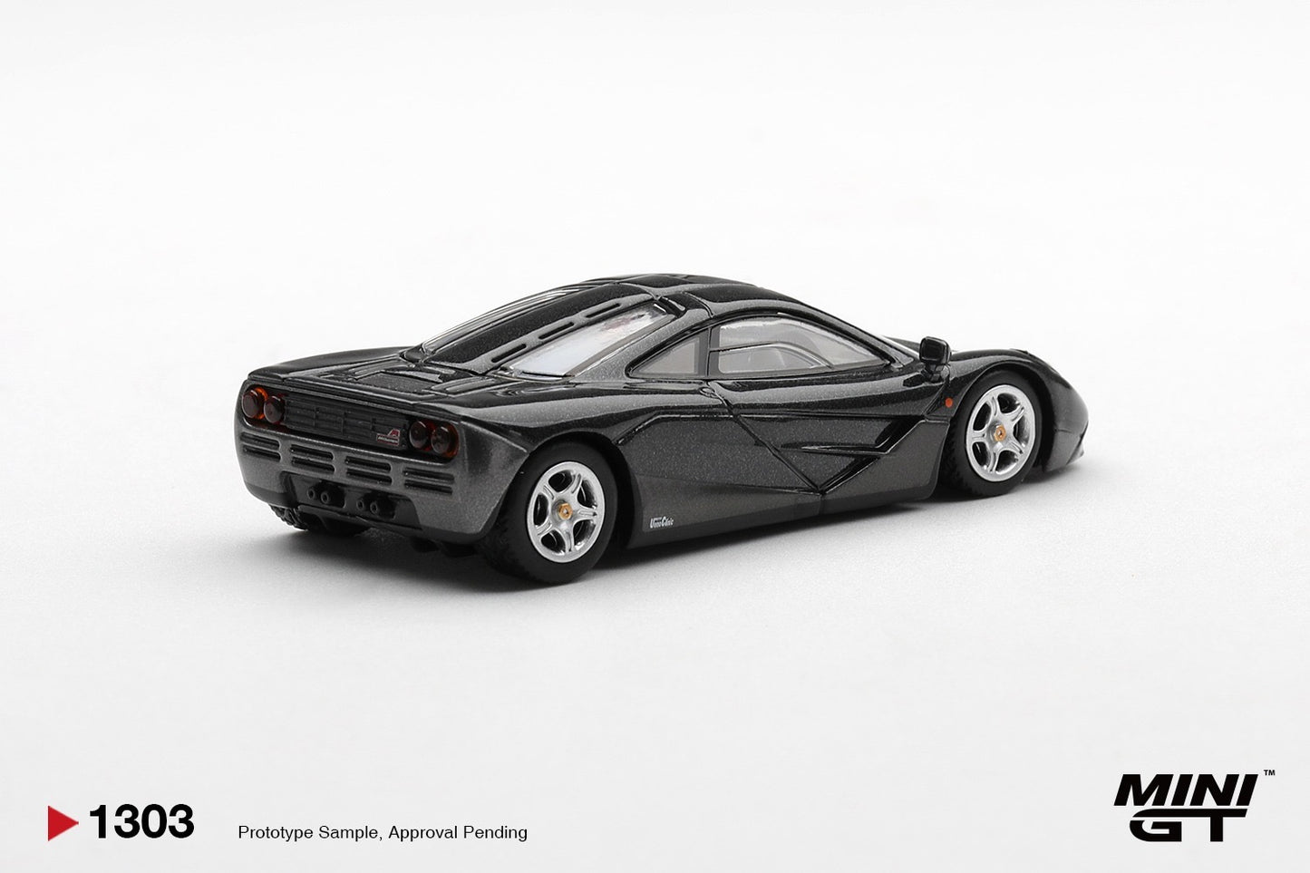 * PRE ORDER * MINI GT #1303 1/64 McLaren F1 Blue Black Metallic (LHD)
