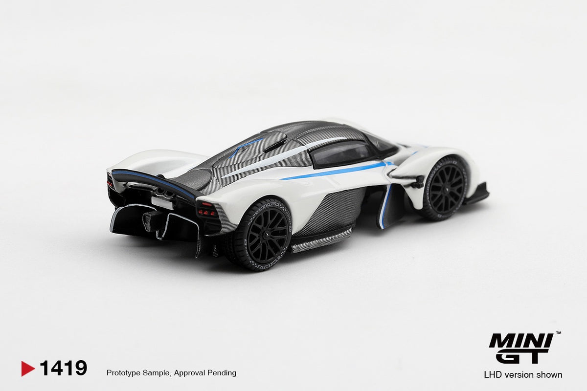 * PRE ORDER * MINI GT #1419 1/64 Aston Martin Valkyrie Escaping White (LHD)