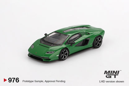 MINI GT #976 1/64 Lamborghini Countach LPI 800-4 Verde Medio (LHD)