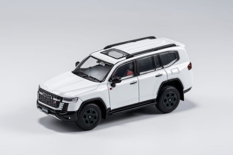 G.C.D 1/64 Toyota Land Cruiser 300 GR Sport, WHITE RHD #157