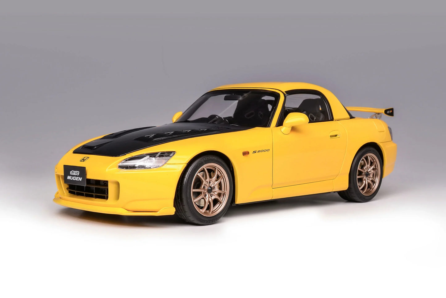 MOTORHELIX 1/18 Honda S2000 (AP2) MUGEN New Indy Yellow Pearl M85122