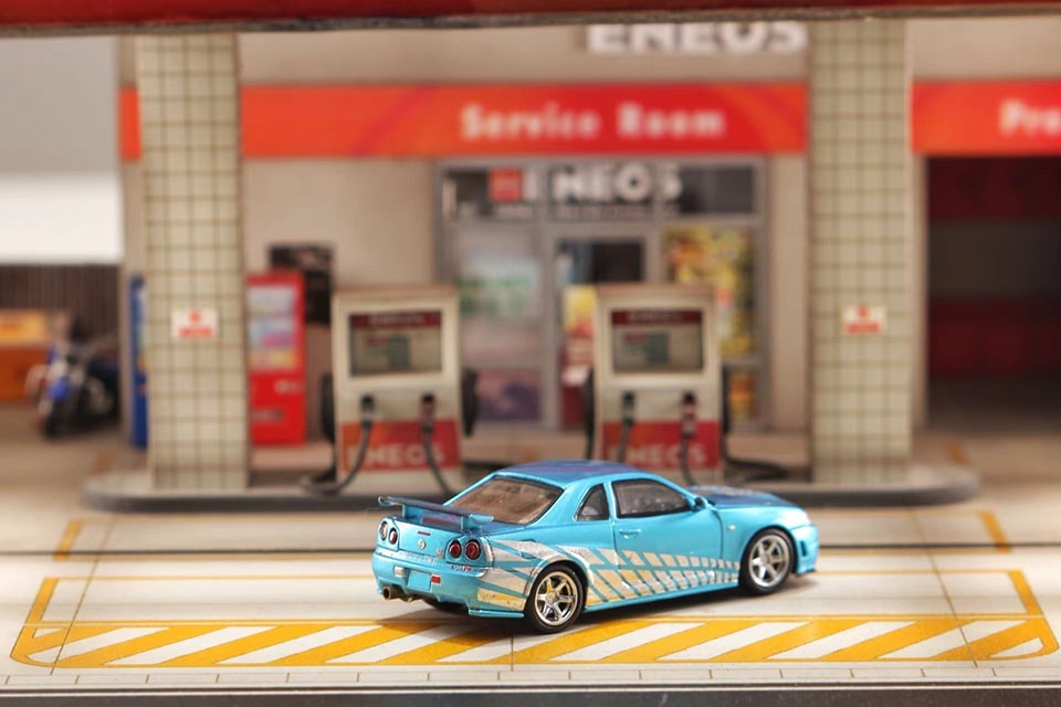 Stance Hunters 1/64 Nissan Skyline GTR R34 Chrome Blue