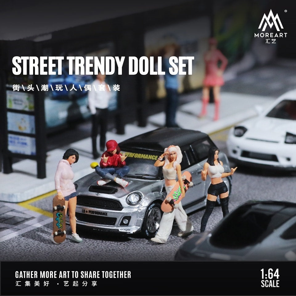 MoreArt 1/64 Street Trendy Doll SetResin MO223030