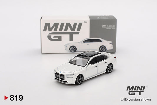 MINI GT #819 1/64 BMW i7 xDrive60 Mineral White (RHD)