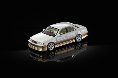 Mortal 1/64 Toyota Cresta Mk5 JZX100 2.5 Roulant G Pearl White Gold - MOT64CRESTA07SE