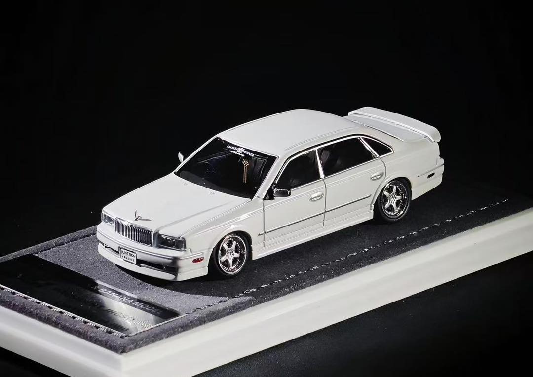 MK Miniatures 1/64 Nissan President JHG50 GT SHOW EXCLUSIVE