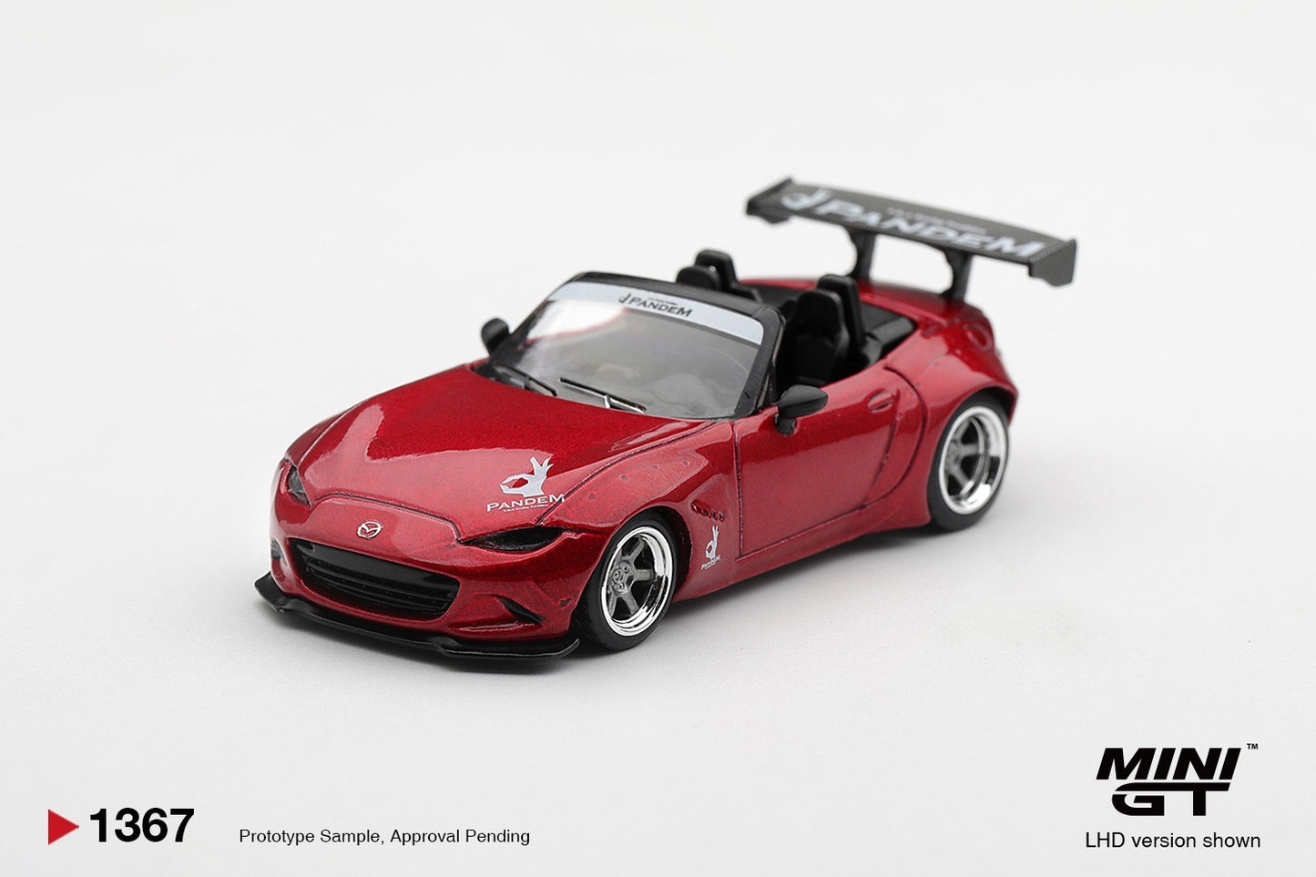 * PRE ORDER * MINI GT #1367 1/64  Mazda Miata MX-5 (ND) Pandem Kodo Red (RHD)
