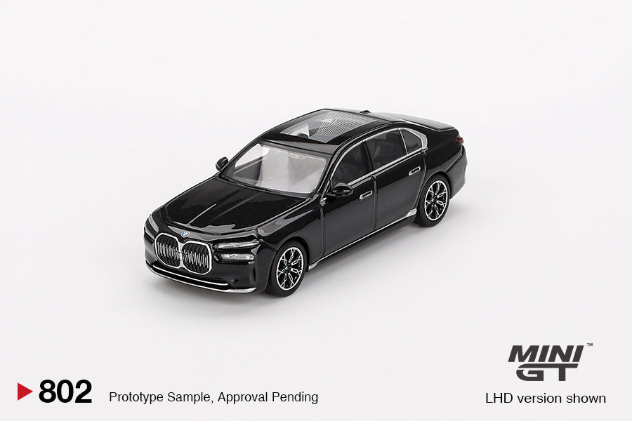 MINI GT #802 1/64 BMW i7 xDrive60 Black Sapphire (RHD)