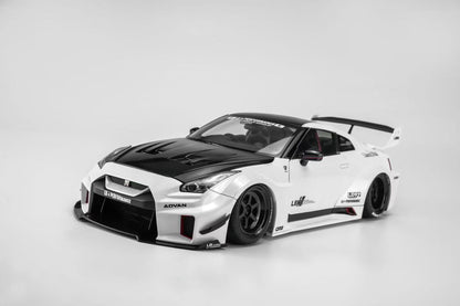 * PRE ORDER * MOTORHELIX 1/18 LB-Silhouette Works Nissan 35GT-RR VER.2 WHITE W/ CF BONNET M80801